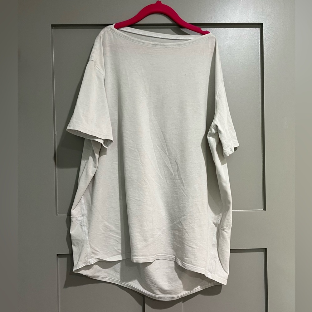 Lululemon Back In Action T-Shirt Size 2